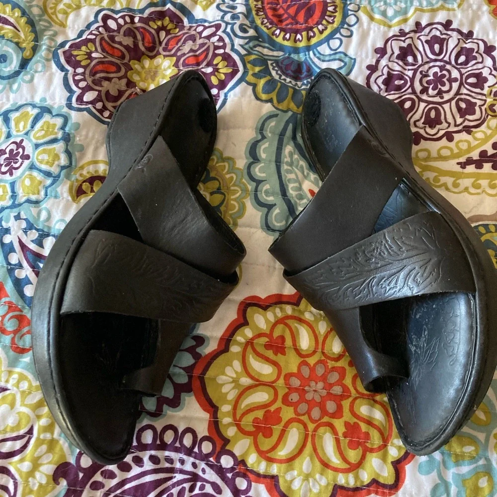 Black Leather Sandals - Picture 4 of 5